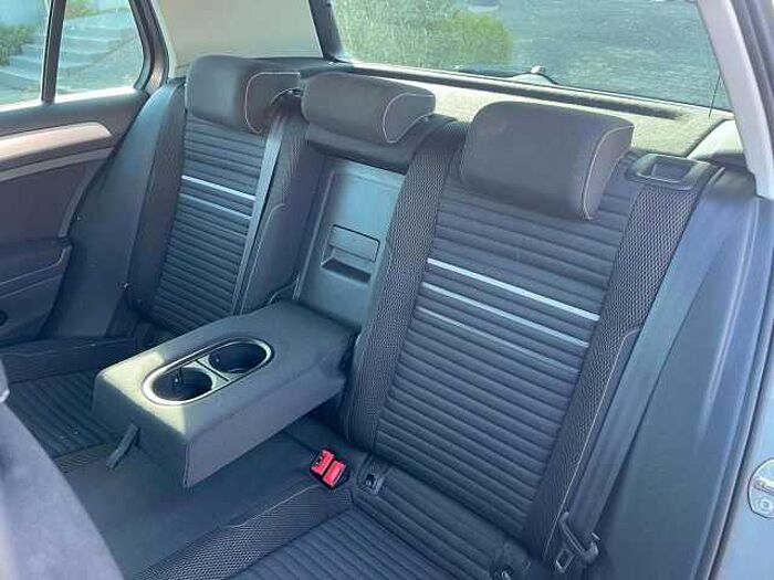 Volkswagen Golf VII Lim. Cup *1.Hand* *DSG* *Unfallfrei*