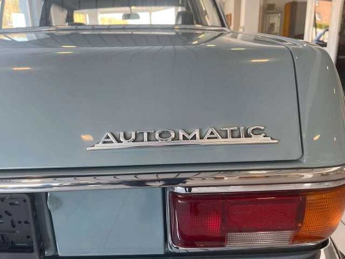 Mercedes-Benz 200 /8 Limousine - Automatik - AHK - Oldtimer