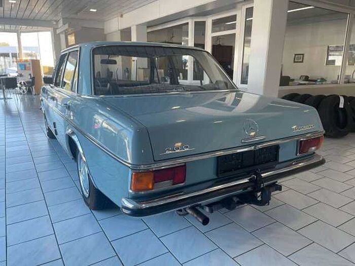 Mercedes-Benz 200 /8 Limousine - Automatik - AHK - Oldtimer