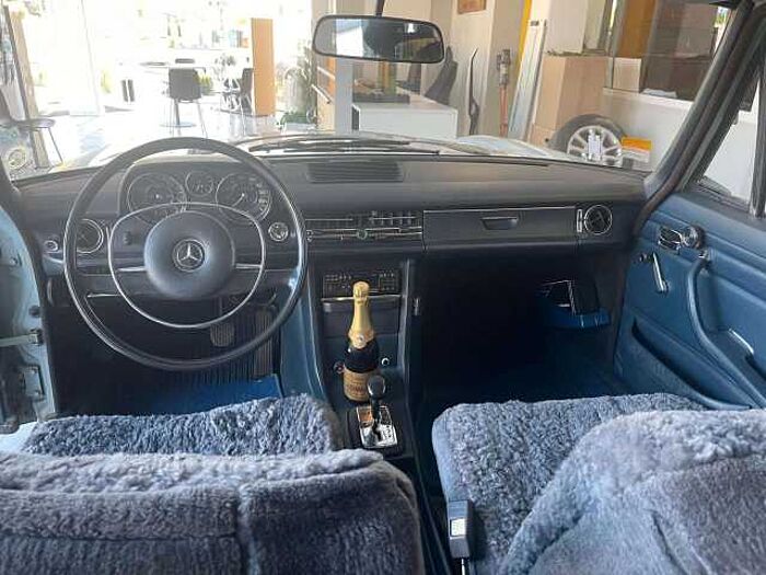 Mercedes-Benz 200 /8 Limousine - Automatik - AHK - Oldtimer
